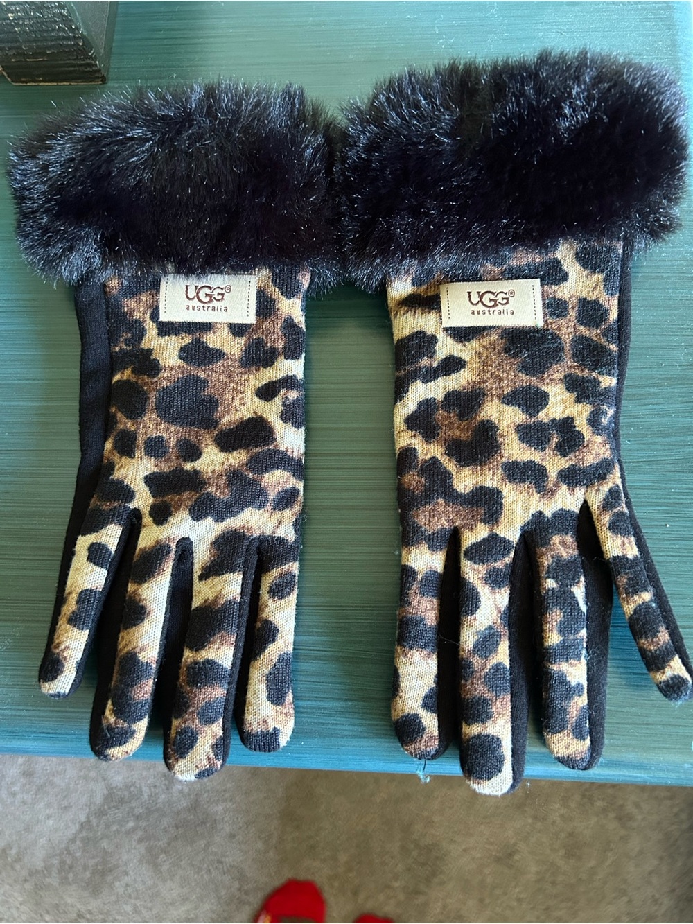 UGG Women’s Leopard Print Faux-Fur Cuff Gloves - Black/Brown